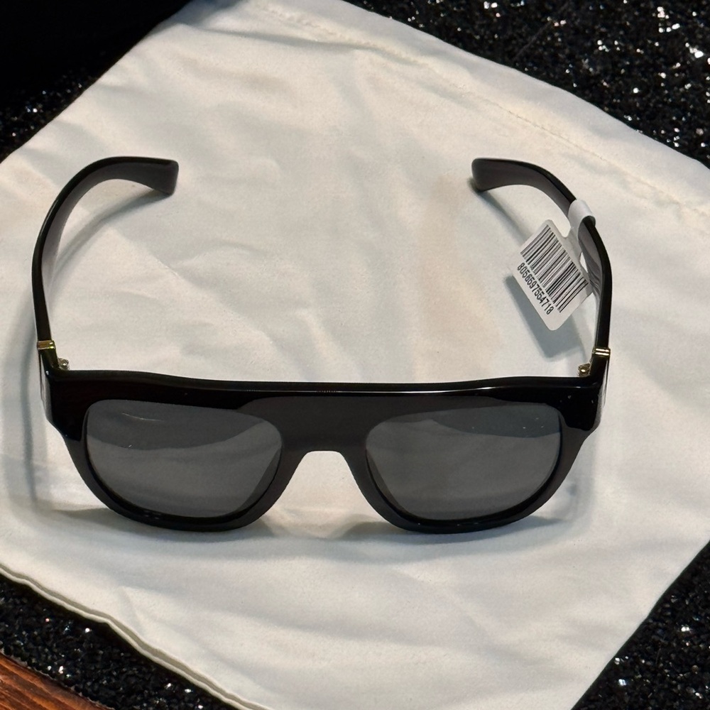 Dolce & Gabbana Black Sunglasses - Picture 3 of 15